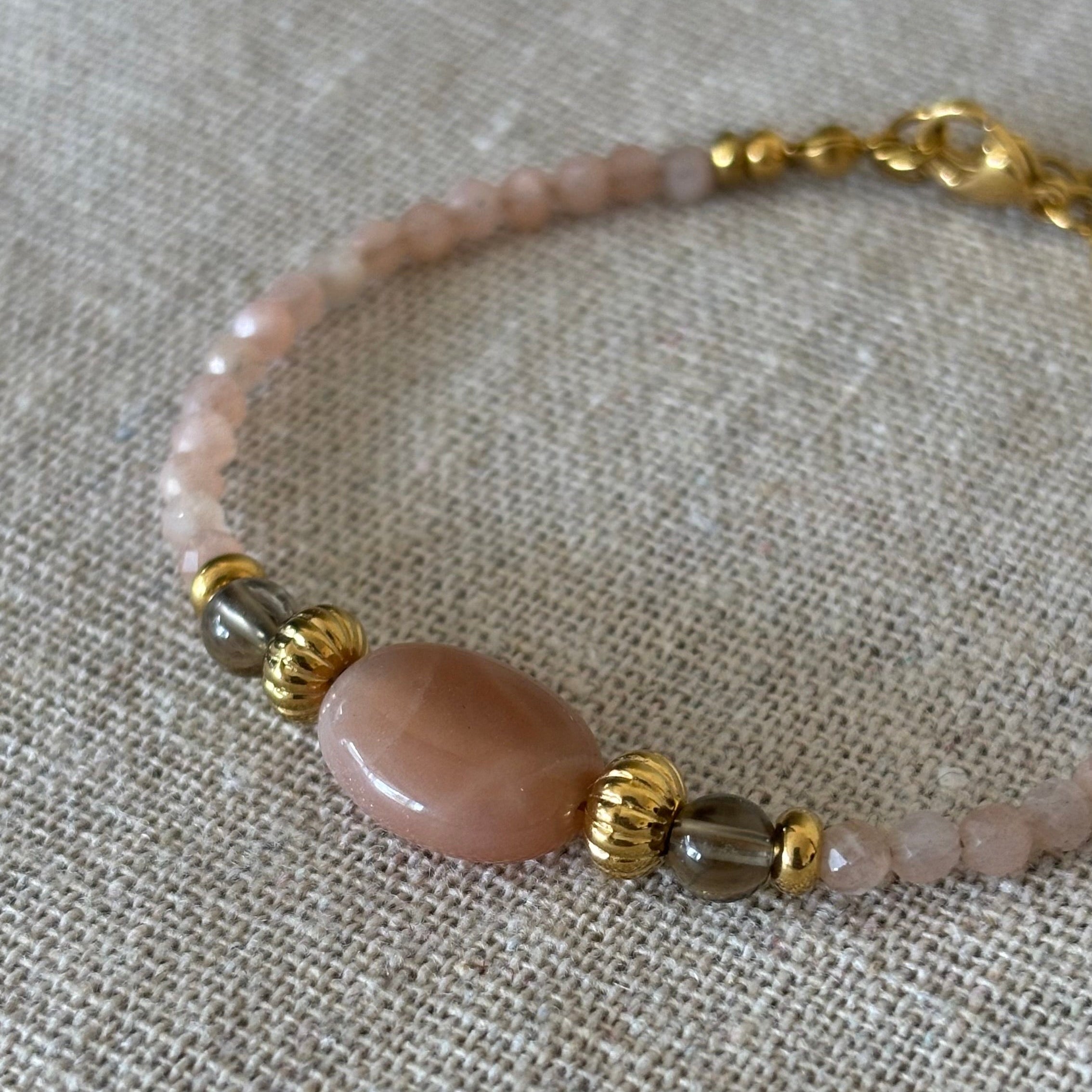 Bracelet Anaé • Pierre de Soleil & Quartz Fumé